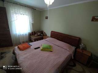 Гостевой дом Sadyba Margaryta Трускавец Двухместный номер с 1 кроватью и собственной ванной комнатой-3